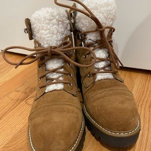 Time and Tru Women’s winter boots